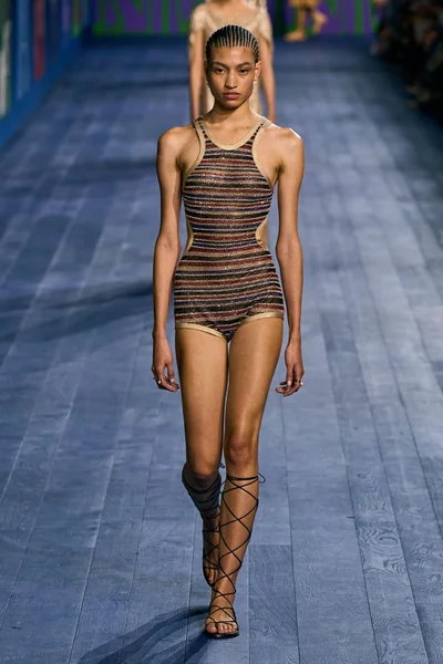 Look 52